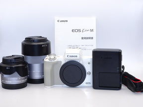 【外観特上級】Canon ミラーレス一眼カメラ EOS Kiss M ダブルズームキット ホワイト EOSKISSMWH-WZK