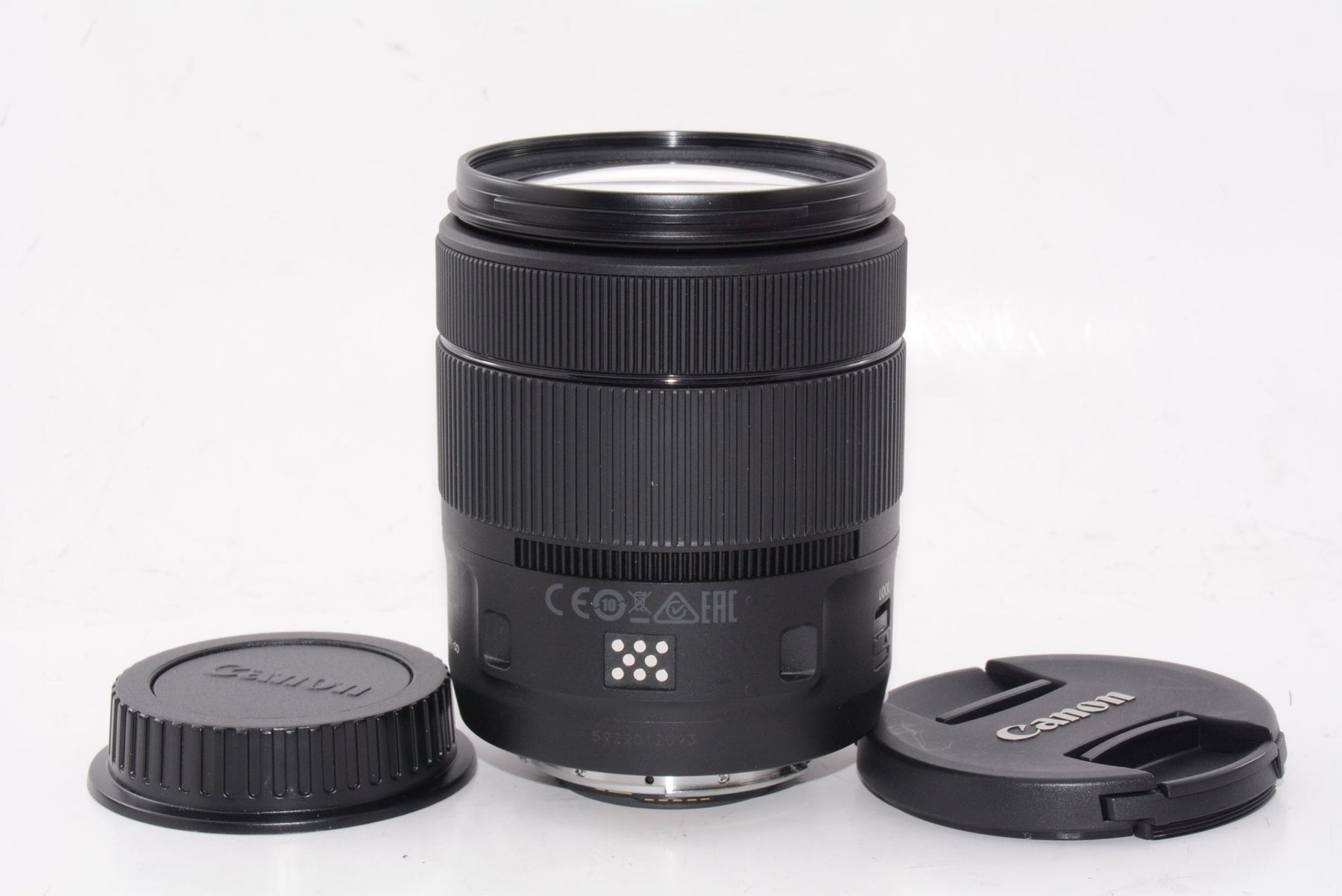 【外観特上級】Canon 標準ズームレンズ EF-S18-135㎜ F3.5-5.6 IS USM APS-C対応