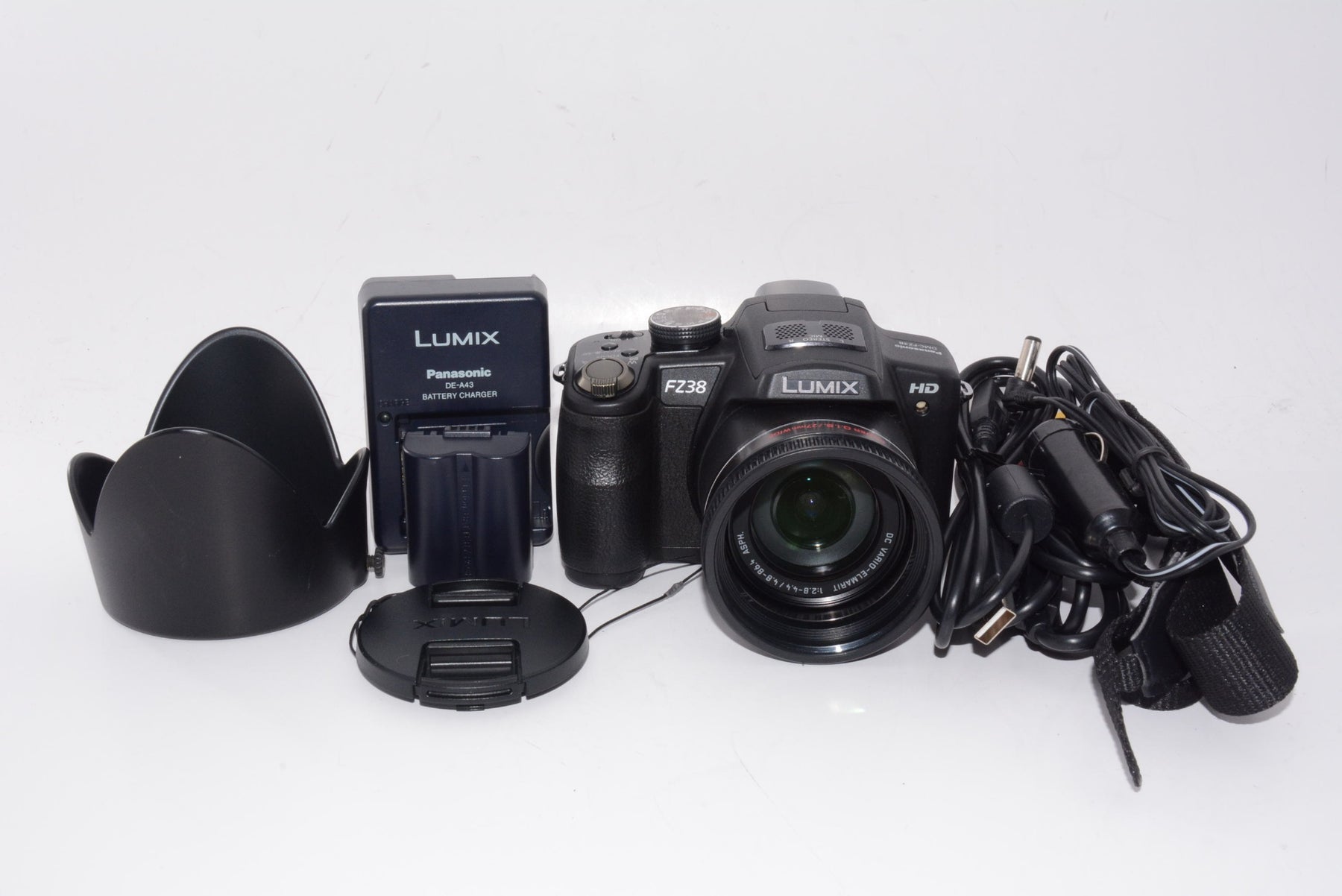 【外観特上級】パナソニック デジタルカメラ LUMIX ブラック DMC-FZ38-K