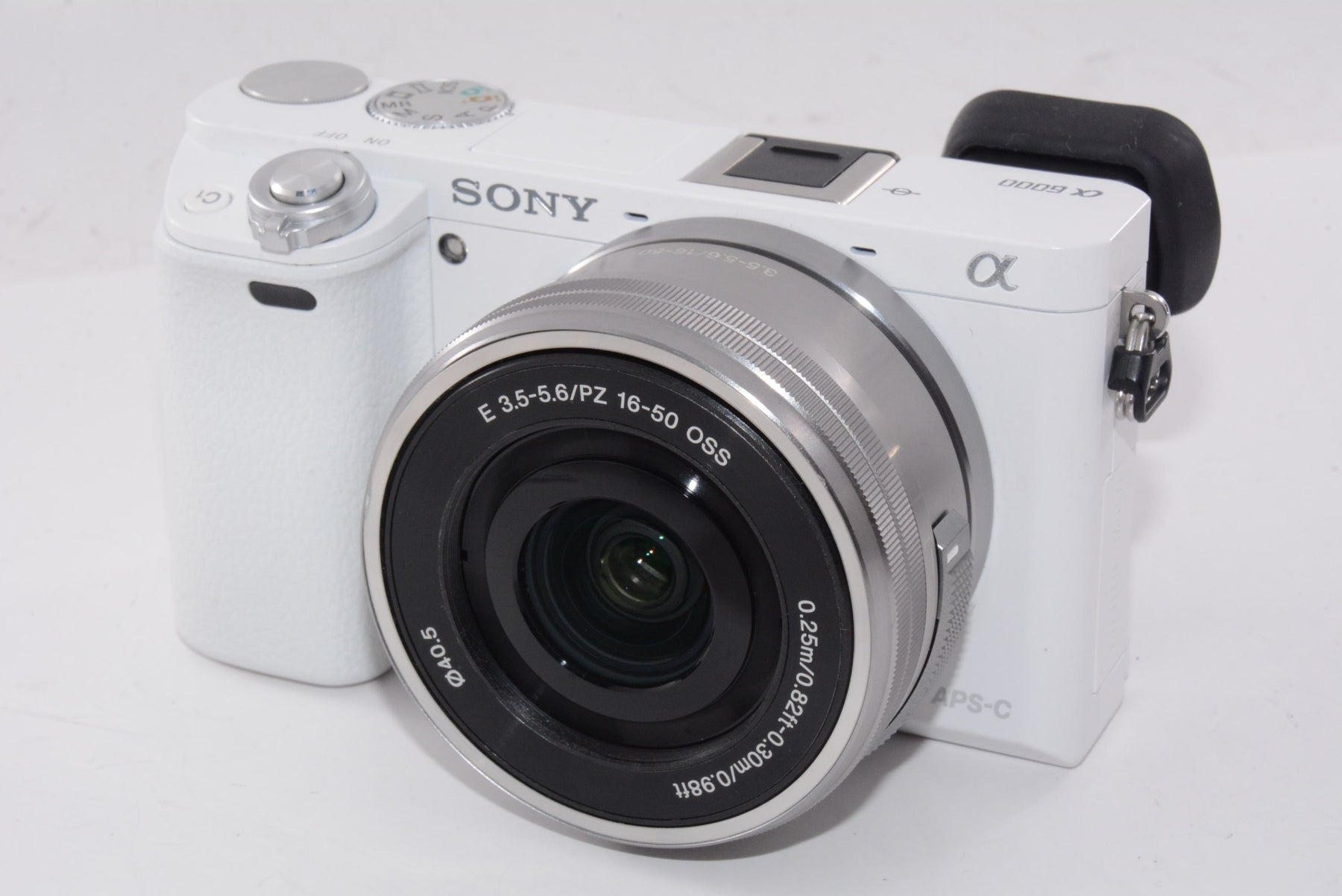 【外観特上級】SONY ミラーレス一眼 α6000 パワーズームレンズキット E PZ 16-50mm F3.5-5.6 OSS ホワイト ILCE-6000L W