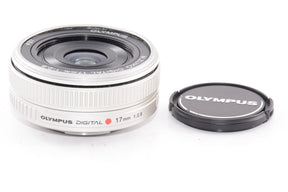 【外観特上級】OLYMPUS パンケーキレンズ M.ZUIKO DIGITAL 17mm F2.8 シルバー