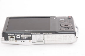 【外観特上級】Nikon デジタルカメラ COOLPIX (クールピクス) S3300 クリスタルシルバー S3300SL