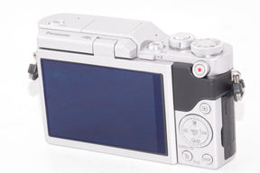 【外観特上級】パナソニック ミラーレス一眼カメラ ルミックス GF9 ダブルズームレンズキット シルバー DC-GF9W-S