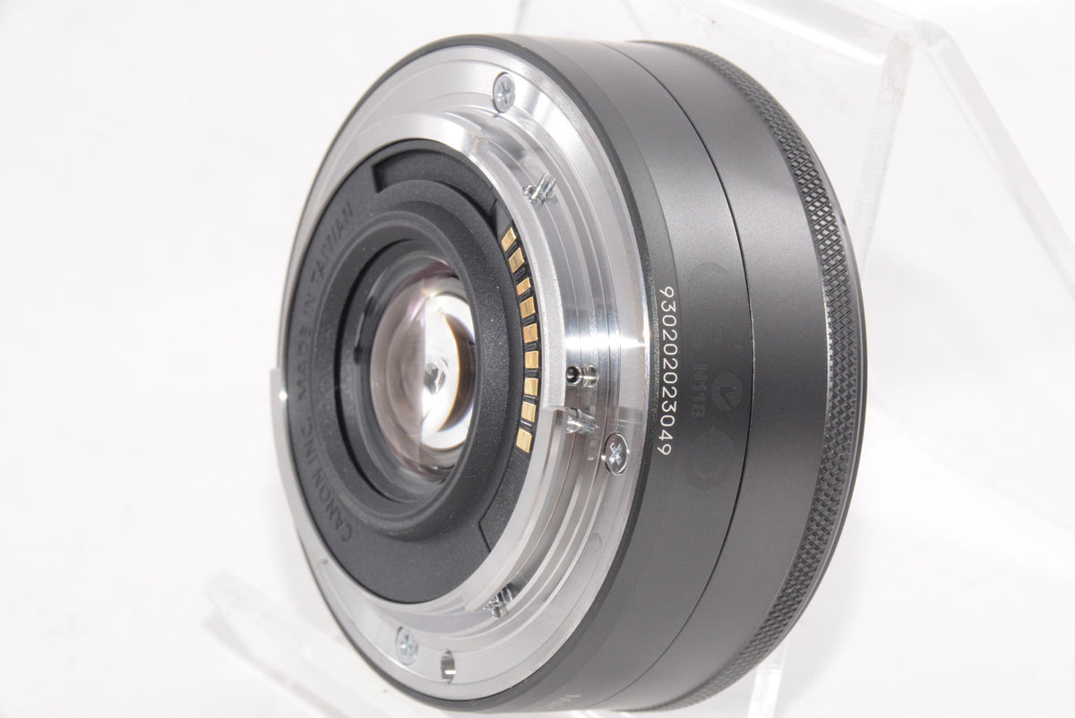 【外観特上級】Canon 単焦点広角レンズ EF-M22mm F2 STM シルバー ミラーレス一眼対応 EF-M222STMSL