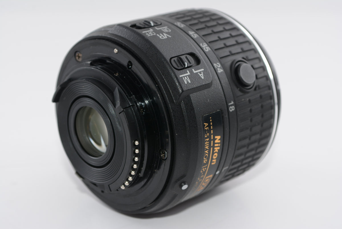 【外観特上級】Nikon 標準ズームレンズ AF-S DX NIKKOR 18-55mm f/3.5-5.6G VR II