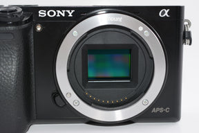 【外観特上級】SONY ミラーレス一眼 α6000 ボディ ブラック ILCE-6000 B