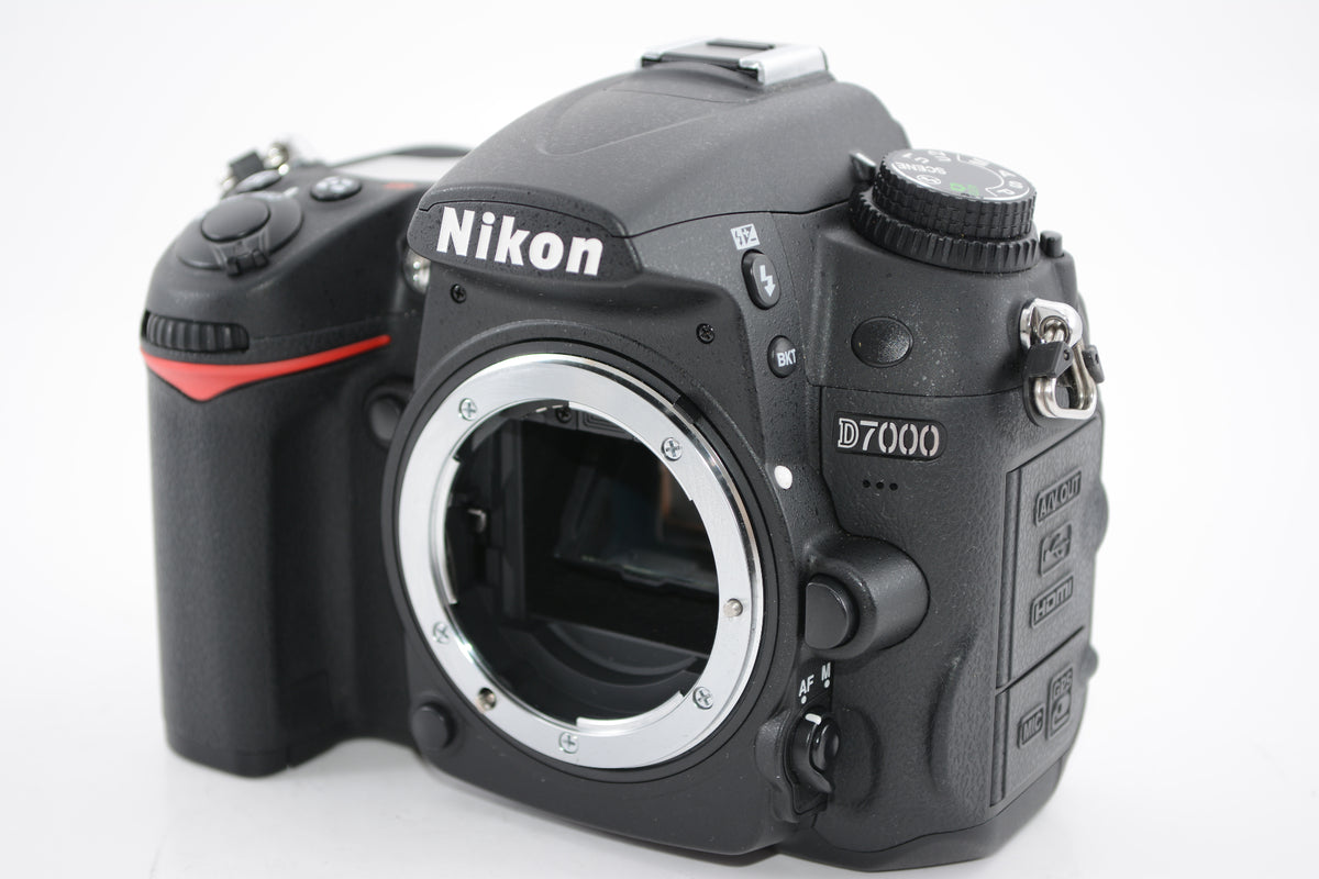 【外観特上級】Nikon デジタル一眼レフカメラ D7000 ボディー