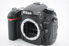 【外観特上級】Nikon デジタル一眼レフカメラ D7000 ボディー