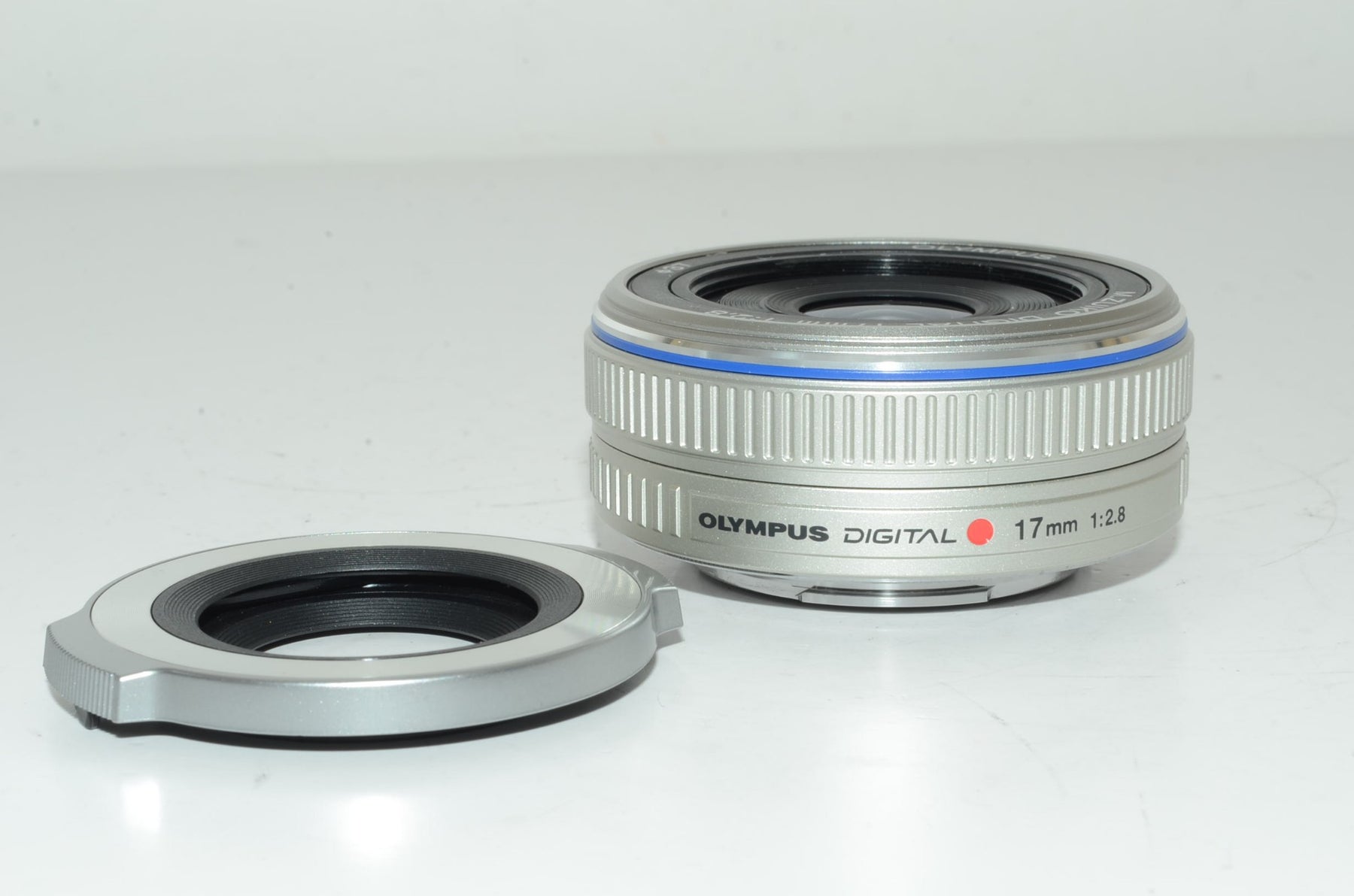 【外観特上級】OLYMPUS パンケーキレンズ M.ZUIKO DIGITAL 17mm F2.8 シルバー