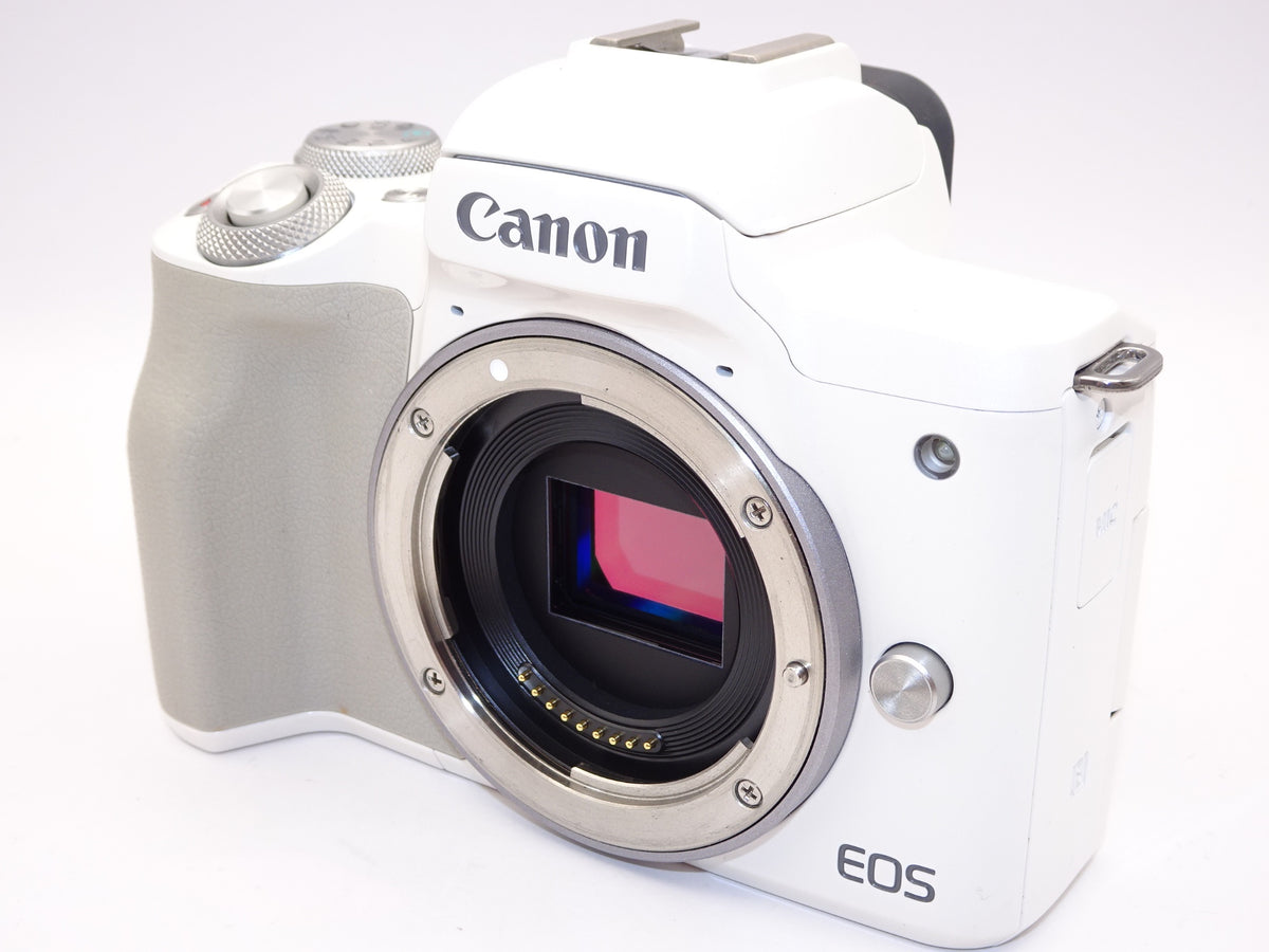 【外観特上級】Canon ミラーレス一眼カメラ EOS Kiss M ダブルズームキット ホワイト EOSKISSMWH-WZK