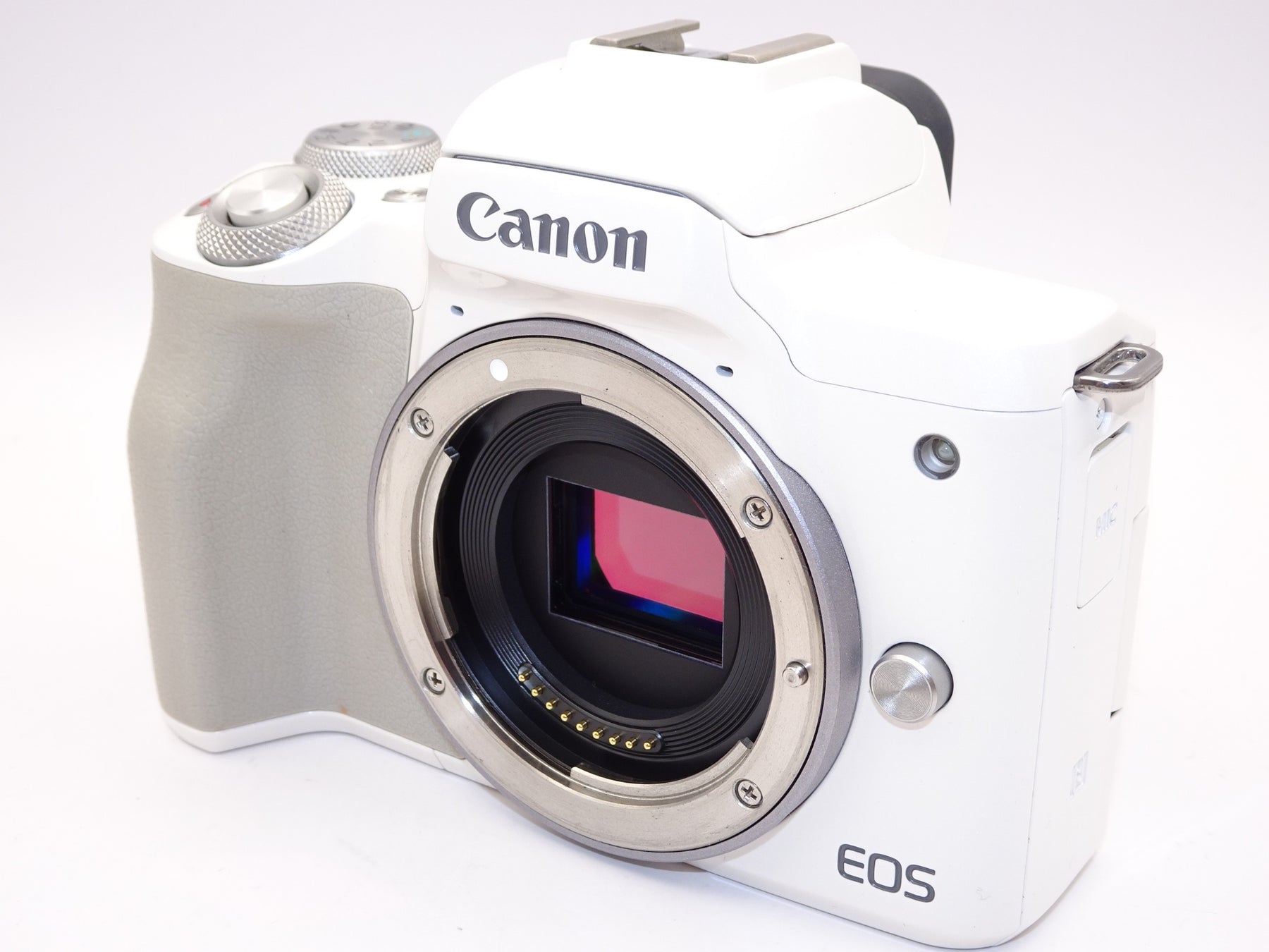 【外観特上級】Canon ミラーレス一眼カメラ EOS Kiss M ダブルズームキット ホワイト EOSKISSMWH-WZK