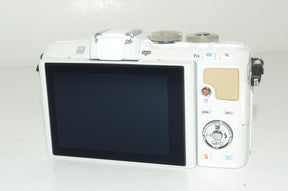 【外観特上級】OLYMPUS PEN E-PL7 ボディ ホワイト ミラーレス一眼 PEN E-PL7 BODY WHT