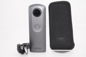 【外観特上級】RICOH THETA V メタリックグレー 360度カメラ 手ブレ補正機能搭載 4K動画 360度空間音声 Android OS搭載で機能拡張に対応 リコーシータ独自の高精度なスティッチング技術で高画質で自然な360度撮影 ビジネスシーンで大活躍 910725