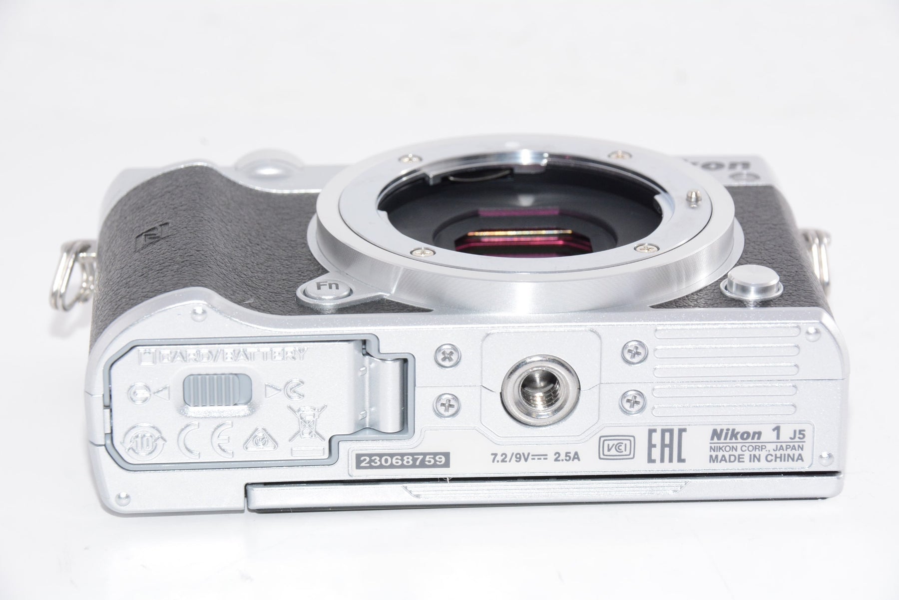 【外観特上級】Nikon ミラーレス一眼 Nikon1 J5 ボディ