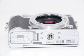 【外観特上級】Nikon ミラーレス一眼 Nikon1 J5 ボディ
