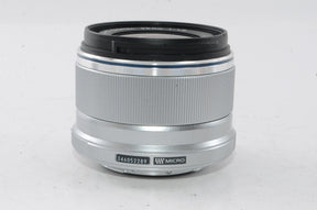 【外観特上級】OLYMPUS M.ZUIKO DIGITAL 25mm F1.8 シルバー マイクロフォーサーズ用 単焦点レンズ