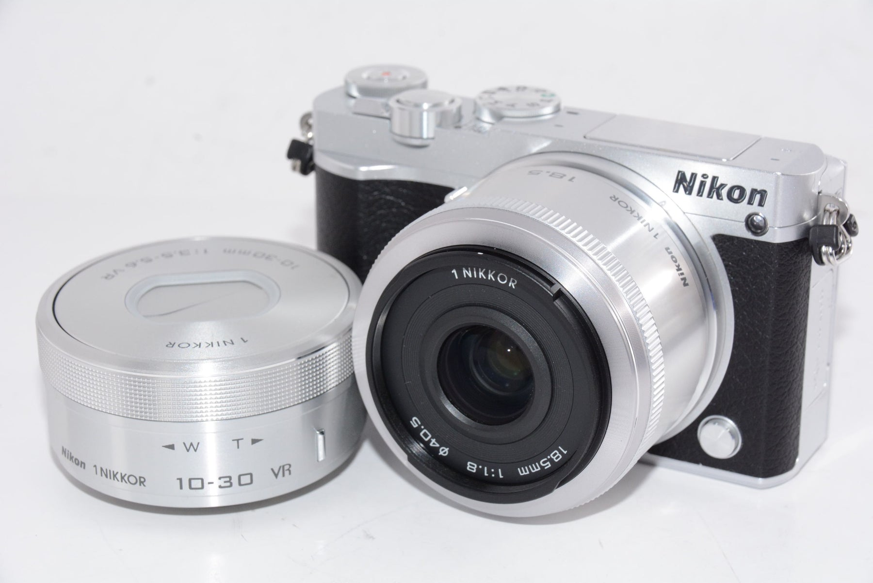 【外観並級】Nikon ミラーレス一眼 Nikon1 J5 ダブルレンズキット シルバー