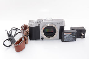 【外観特上級】FUJIFILM ミラーレス一眼 X-A5シルバー X-A5-S