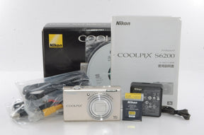 【外観特上級】Nikon デジタルカメラ COOLPIX (クールピクス) S6200 プラチナシルバー S6200SL