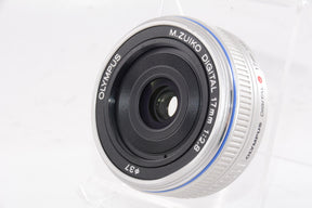【外観特上級】OLYMPUS パンケーキレンズ M.ZUIKO DIGITAL 17mm F2.8 シルバー
