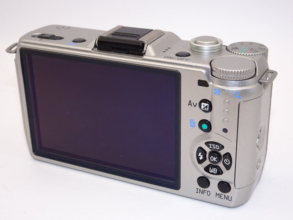 【外観特上級】PENTAX ミラーレス一眼 Q7 ボディ シルバー Q7 SILVER BODY