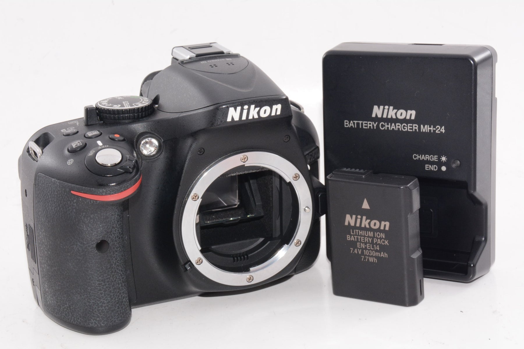 【外観特上級】Nikon デジタル一眼レフカメラ D5200 ボディ