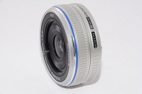 【外観特上級】OLYMPUS パンケーキレンズ M.ZUIKO DIGITAL 17mm F2.8 シルバー