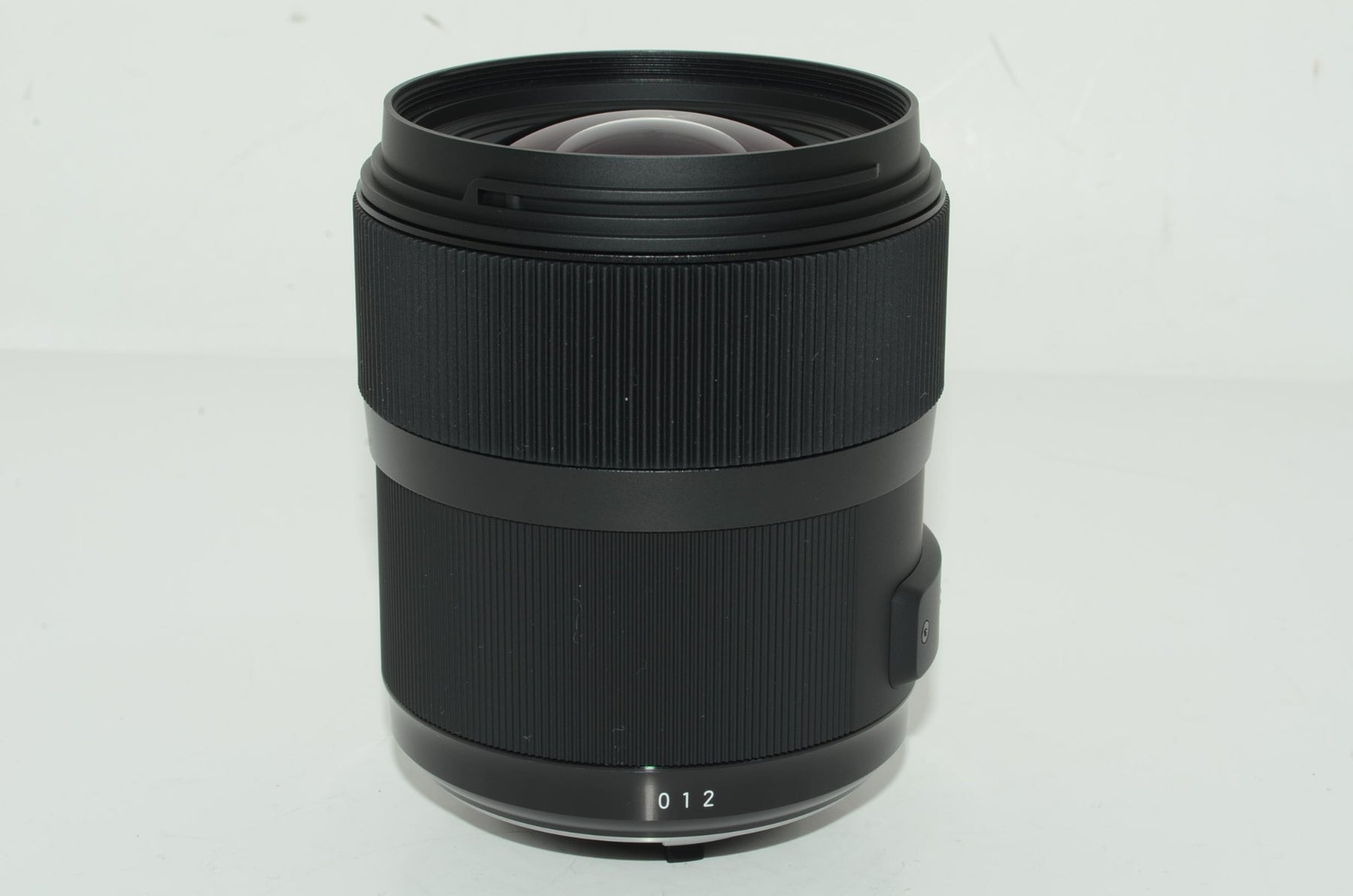 【ほぼ新品】SIGMA 単焦点広角レンズ Art 35mm F1.4 DG HSM ニコン用 フルサイズ対応 340551