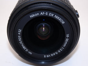 【外観特上級】Nikon 標準ズームレンズ AF-S DX NIKKOR 18-55mm f/3.5-5.6G VR II