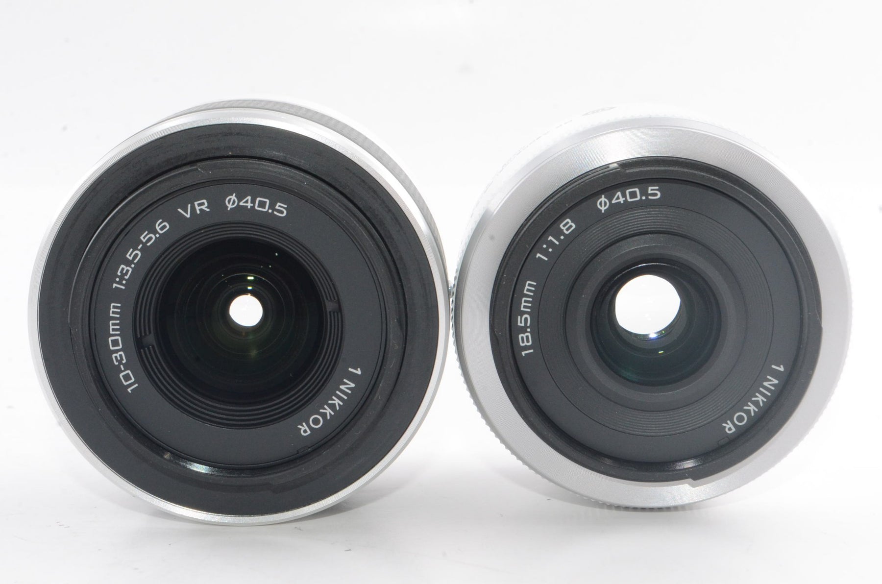 【外観並級】Nikon ミラーレス一眼 Nikon 1 V2 ダブルレンズキット 1 NIKKOR 18.5mm f/1.8 /1 NIKKOR VR 10-30mm f/3.5-5.6付属 ホワイト N1V2WLKWH