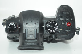 【外観特上級】パナソニック ミラーレス一眼カメラ ルミックス GH5S ボディ ブラック DC-GH5S-K