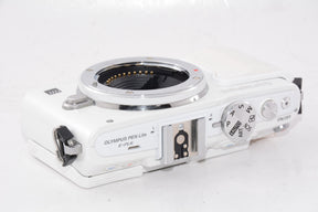 【外観特上級】OLYMPUS ミラーレス一眼 PEN Lite E-PL6 ボディ ホワイト E-PL6 BODY WHT