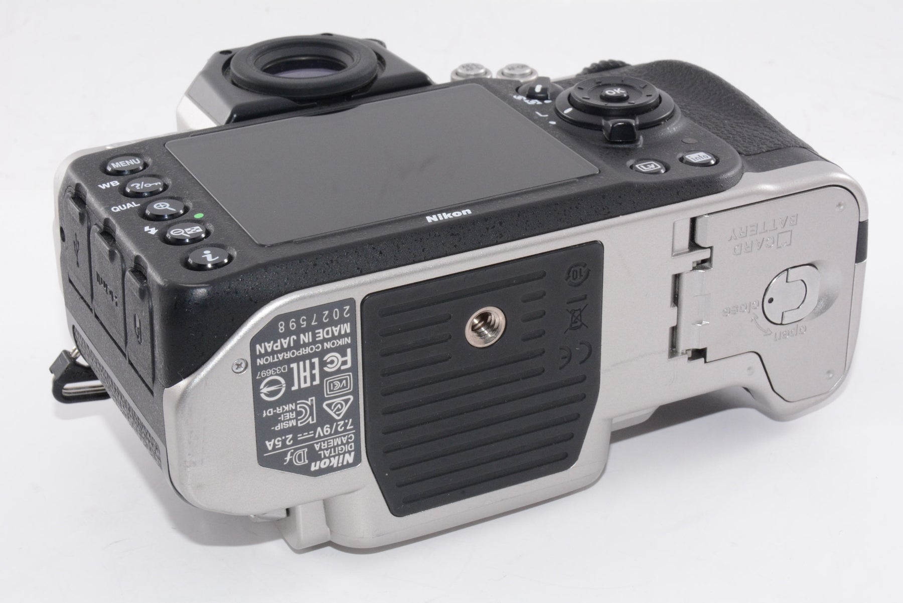 【外観特上級】Nikon デジタル一眼レフカメラ Df 50mm f/1.8G キット シルバー