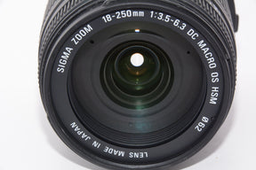 【外観特上級】SIGMA 高倍率ズームレンズ 18-250mm F3.5-6.3 DC MACRO OS HSM キヤノン用 APS-C専用 883546