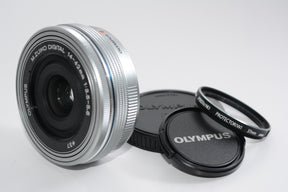 【外観特上級】OLYMPUS M.ZUIKO DIGITAL ED 14-42mm F3.5-5.6 EZ SLV