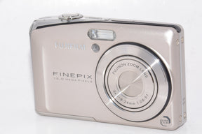 【外観特上級】FUJIFILM デジタルカメラ FinePix F50fd シルバー FX-F50FD