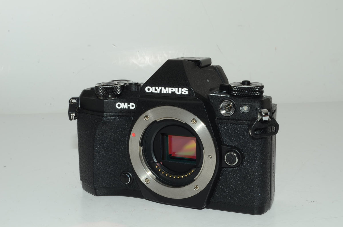 【外観特上級】OLYMPUS ミラーレス一眼 OM-D E-M5 MarkII ボディー ブラック E-M5 MarkIIBody BLK