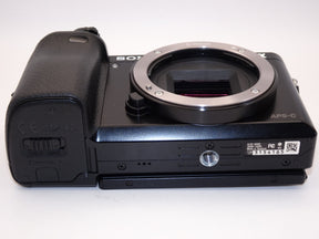 【外観特上級】SONY ミラーレス一眼 α6000 ボディ ブラック ILCE-6000 B