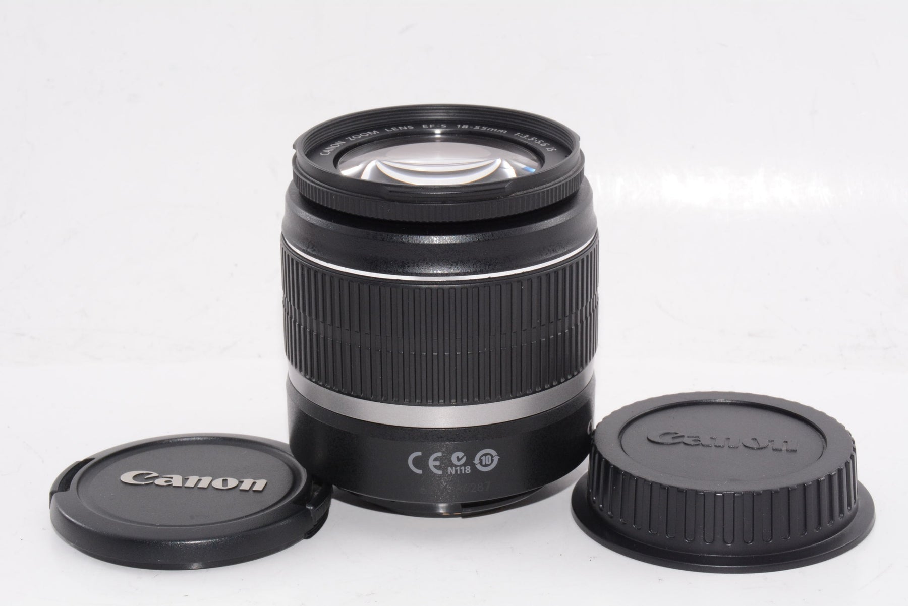 【外観特上級】Canon 標準ズームレンズ EF-S18-55mm F3.5-5.6 IS