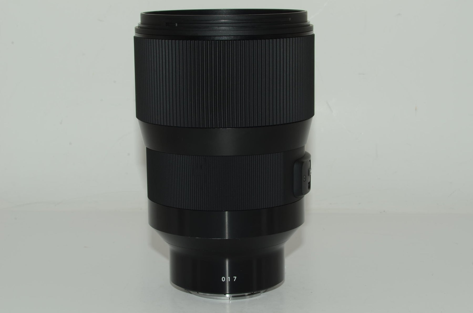 【外観特上級】SIGMA 135mm F1.8 DG HSM | Art A017 SONY-Eマウント用 ミラーレス(フルサイズ)専用