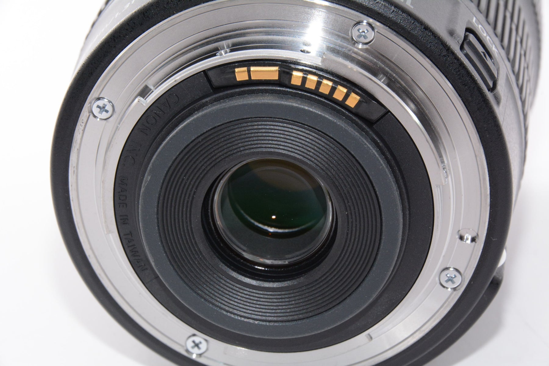 【外観特上級】Canon 標準ズームレンズ EF-S18-135mm F3.5-5.6 IS STM