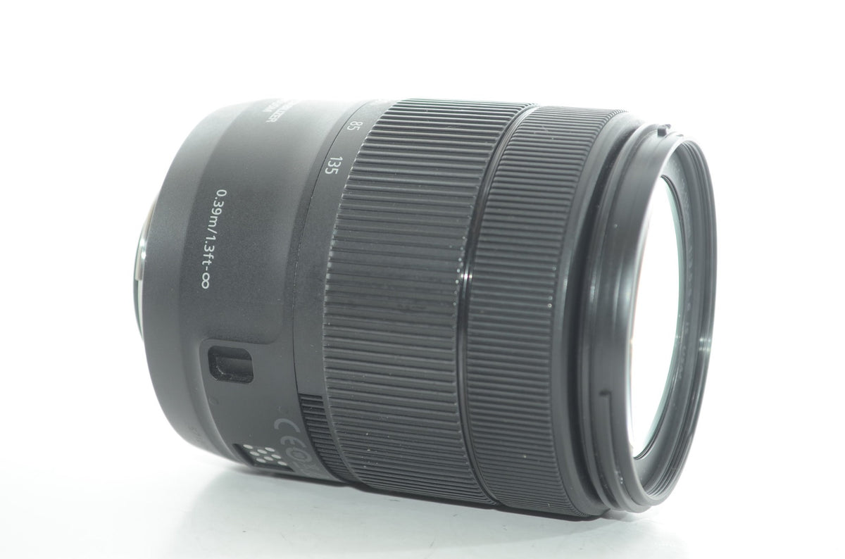 【外観特上級】Canon 標準ズームレンズ EF-S18-135㎜ F3.5-5.6 IS USM APS-C対応