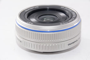 【外観並級】OLYMPUS パンケーキレンズ M.ZUIKO DIGITAL 17mm F2.8 シルバー