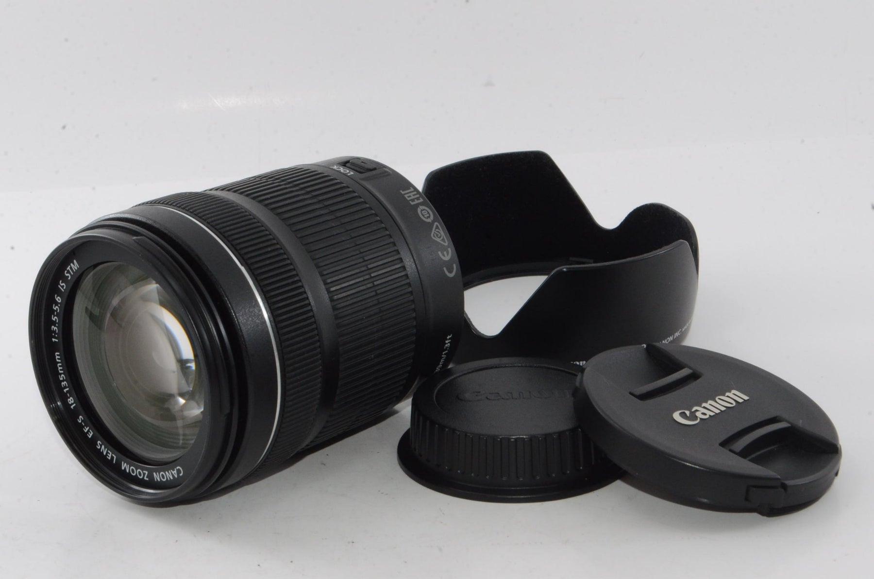 【外観並級】Canon 標準ズームレンズ EF-S18-135mm F3.5-5.6 IS STM