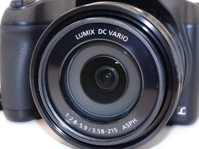 【外観特上級】パナソニック デジタルカメラ ルミックス FZ85 ブラック DC-FZ85-K