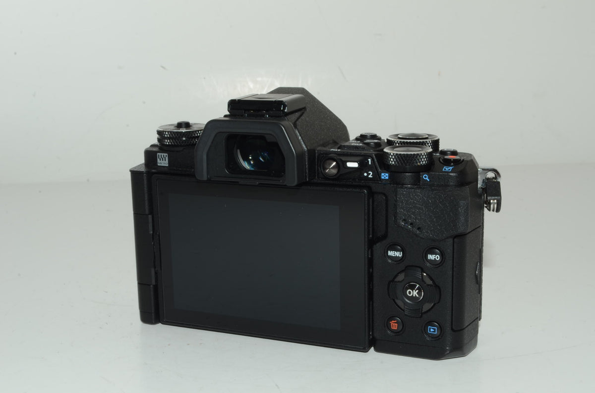 【外観特上級】OLYMPUS ミラーレス一眼 OM-D E-M5 MarkII ボディー ブラック E-M5 MarkIIBody BLK