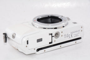 【外観特上級】OLYMPUS ミラーレス一眼 PEN Lite E-PL6 ボディ ホワイト E-PL6 BODY WHT