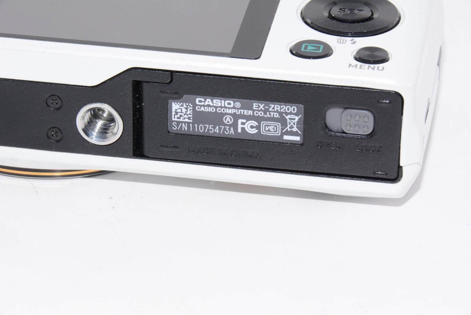 【外観特上級】CASIO デジタルカメラ EXILIM EX-ZR200 ホワイト EX-ZR200WE