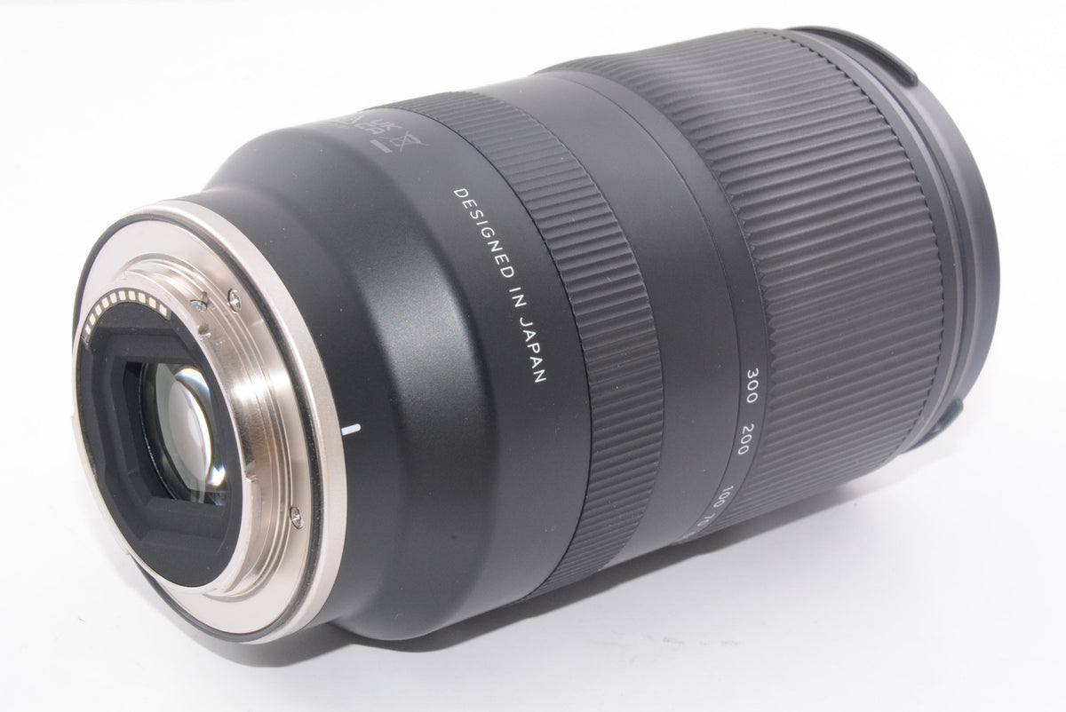 【外観並級】タムロン TAMRON 18-300mmF3.5-6.3DiⅢ-A VC VXD ソニーEマウント用【B061S】