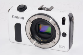 【外観特上級】Canon ミラーレス一眼カメラ EOS M ダブルレンズキット EF-M18-55mm F3.5-5.6 IS STM/EF-M22mm F2 STM付属 ホワイト EOSMWH-WLK